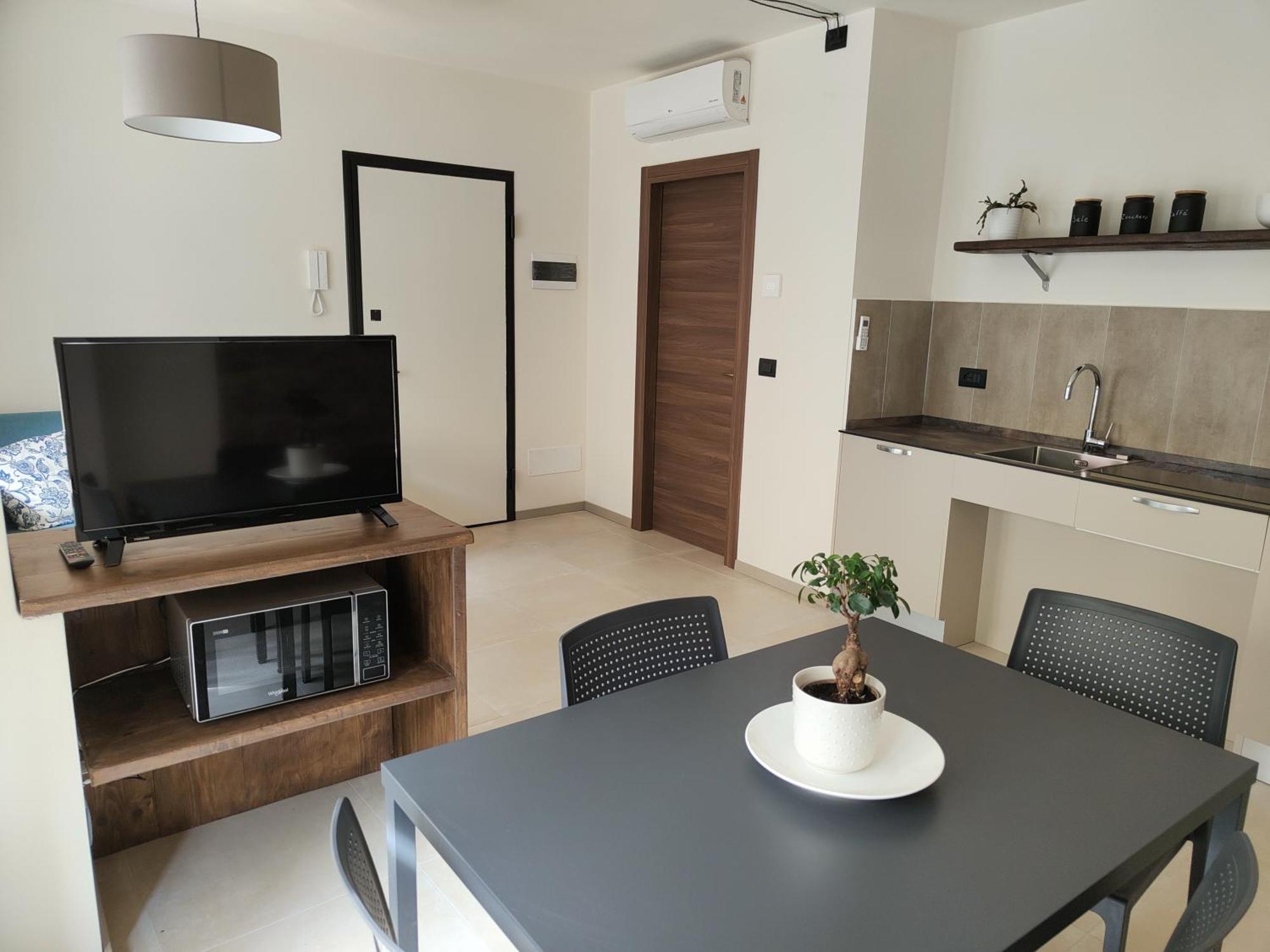 Domus Acaja Apartman Pinerolo Kültér fotó